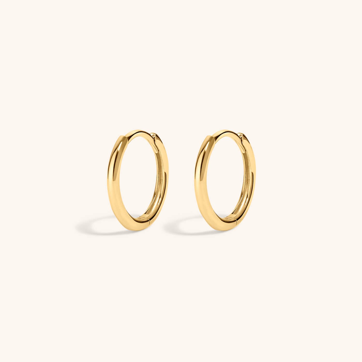 E-10337_ClassicHuggieHoopsin14kGold_Gold_1-1400.jpg